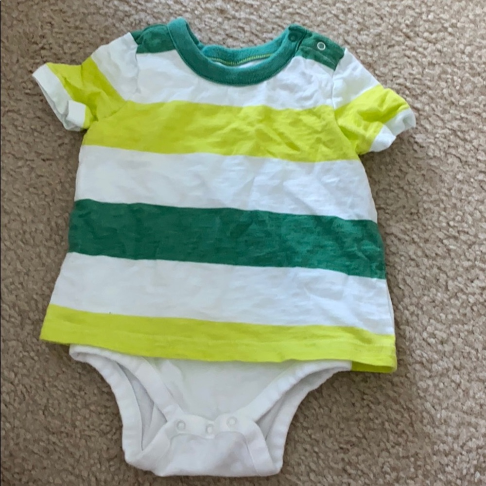 Baby gap onsie size 6-12months